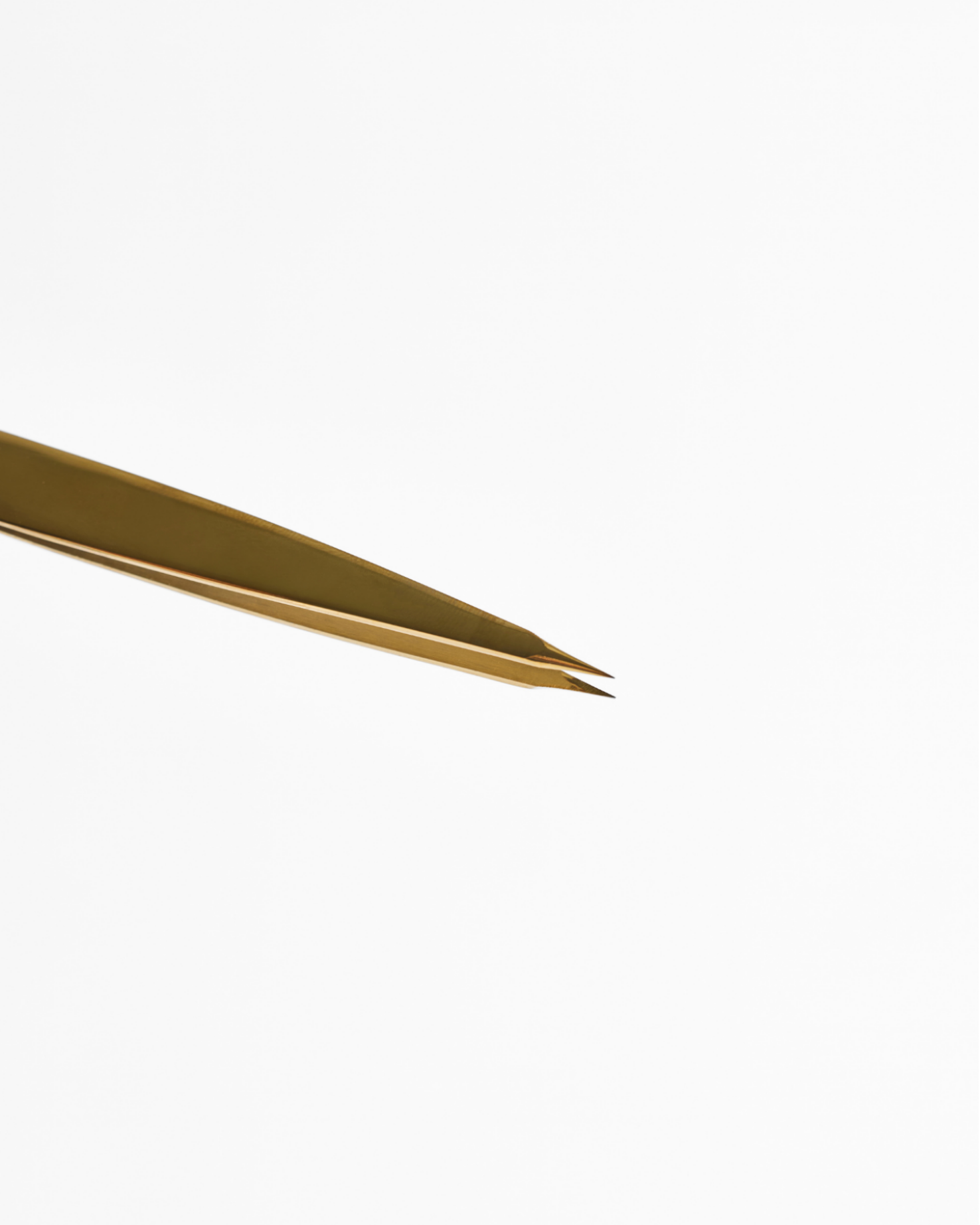 Permalift Sharp Tweezer - Gold
